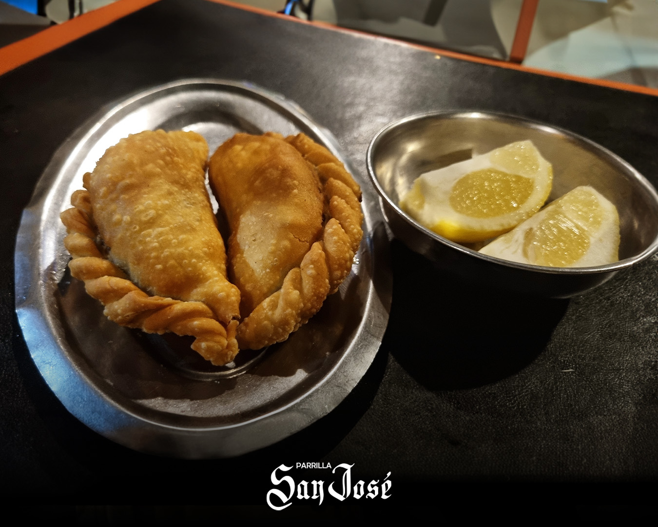 Empanadas caseras de carne con limón